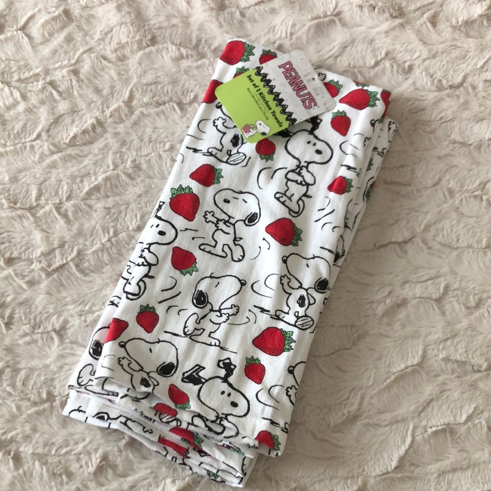 Peanuts White Snoopy & Red Strawberry KITCHEN Towels